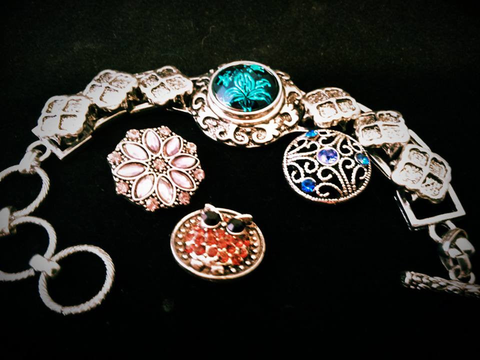 HOT NEW FASHION SNAP AND SWITCH 18mm Snap bracelet with multiple Rhinestone Snaps