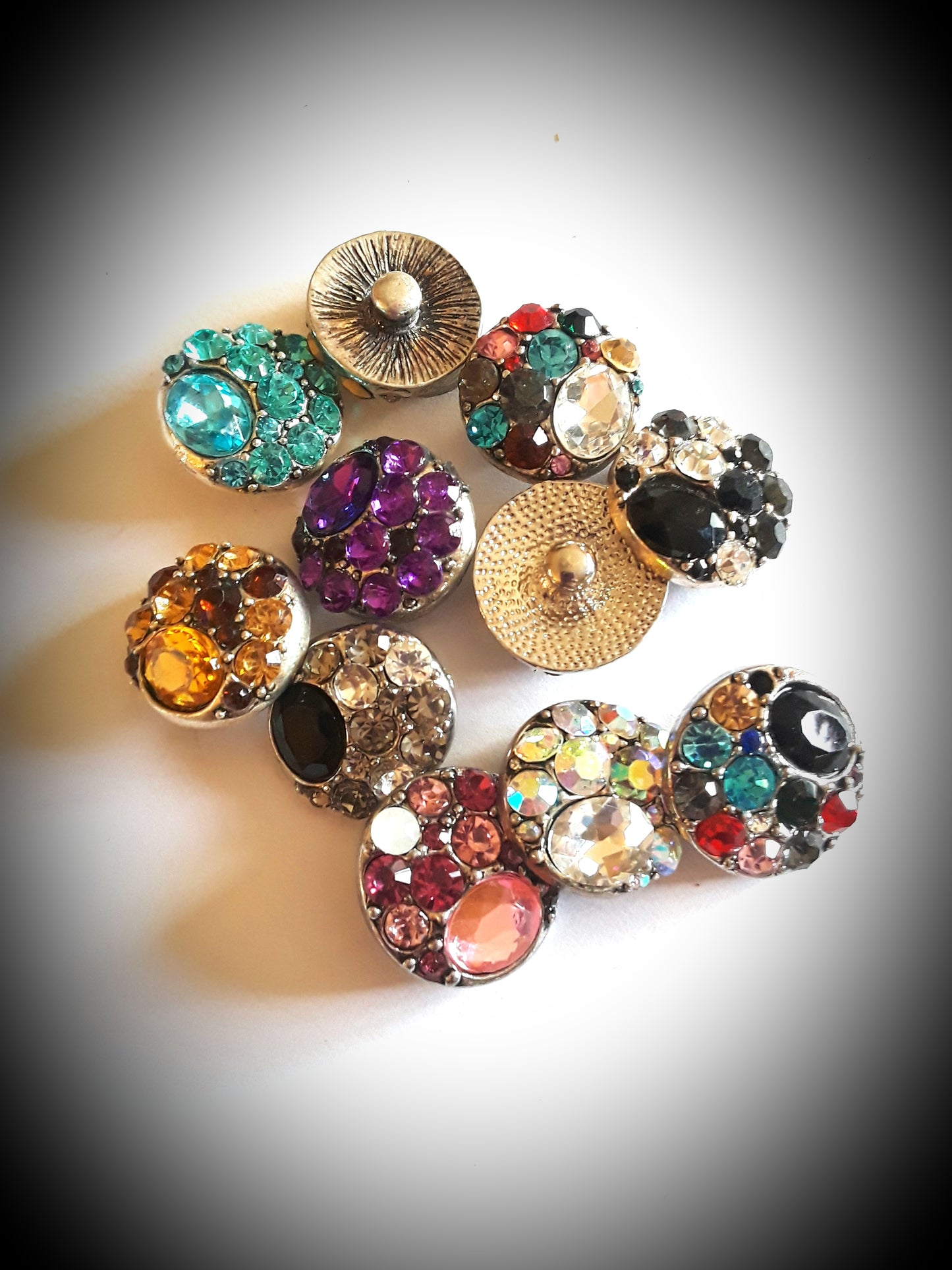 HOT NEW SNAP AND SWITCH 18mm Snaps multiple colors Rhinestone clusters