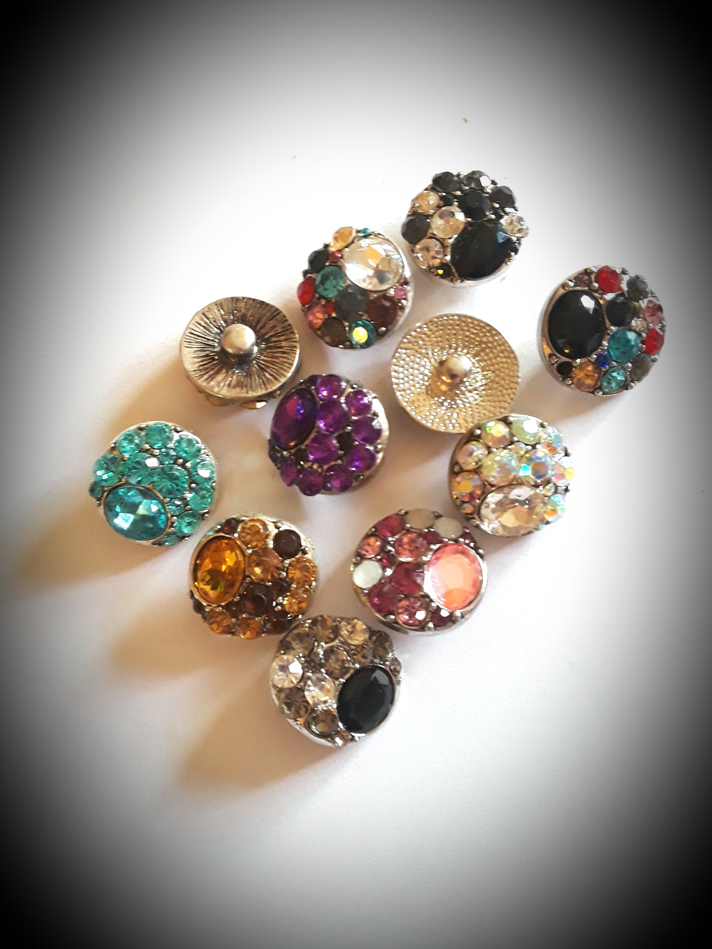 HOT NEW SNAP AND SWITCH 18mm Snaps multiple colors Rhinestone clusters