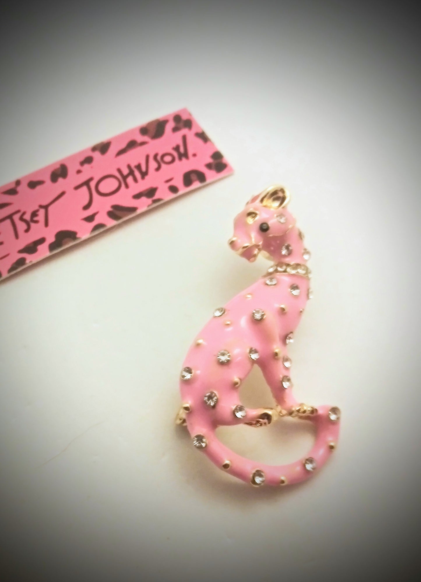 BETSEY
JOHNSON BEAUTIFUL TEAL AND CRYSTAL RHINESTONES PANTHER CAT PENDANT/BROACH