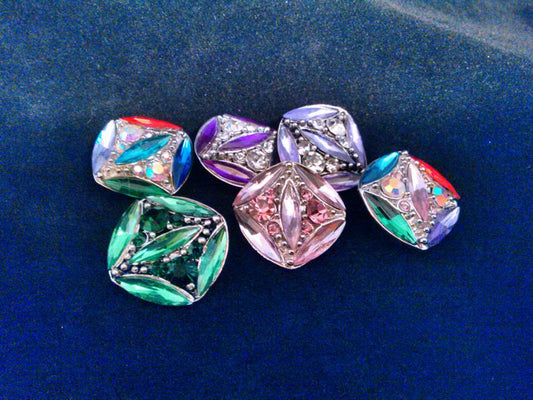 HOT NEW FASHION SNAP AND SWITCH 18mm  Snaps multiple colors Rhinestone clusters