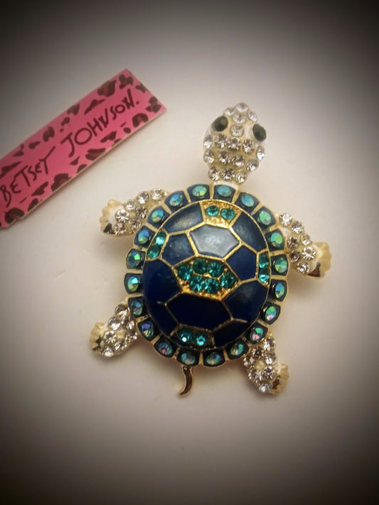 Elegant Betsey Johnson Turtle 🐢 Pendant