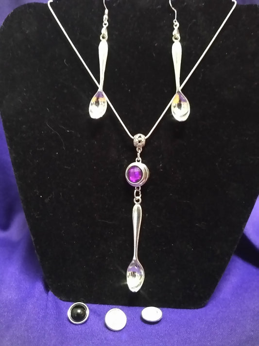 Spoonies Awareness pendant with 3 12mm changeable snaps